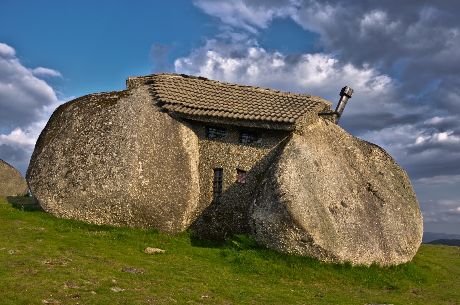 Stone+House+-+Guimaraes+Portugal+21